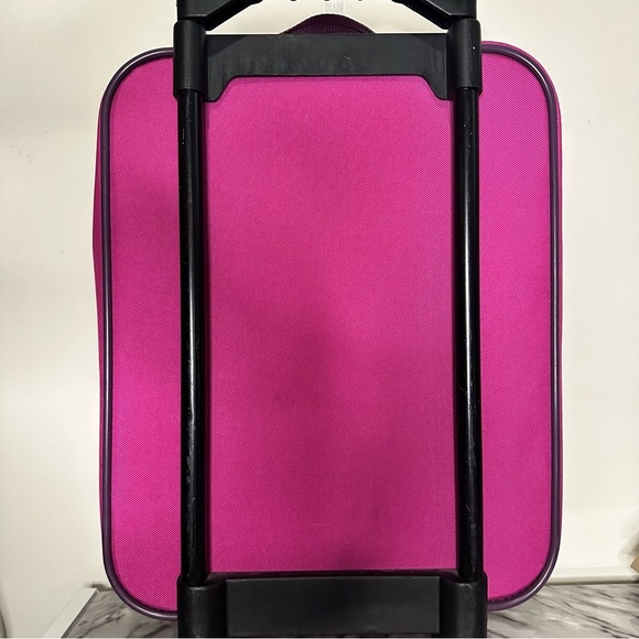 Bratz Cloe Rolling Luggage Case Holds 6 Fashion Dolls - Picture 5 of 6